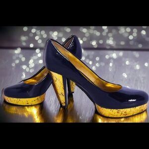 Michael Kors black leather distressed gold Heels